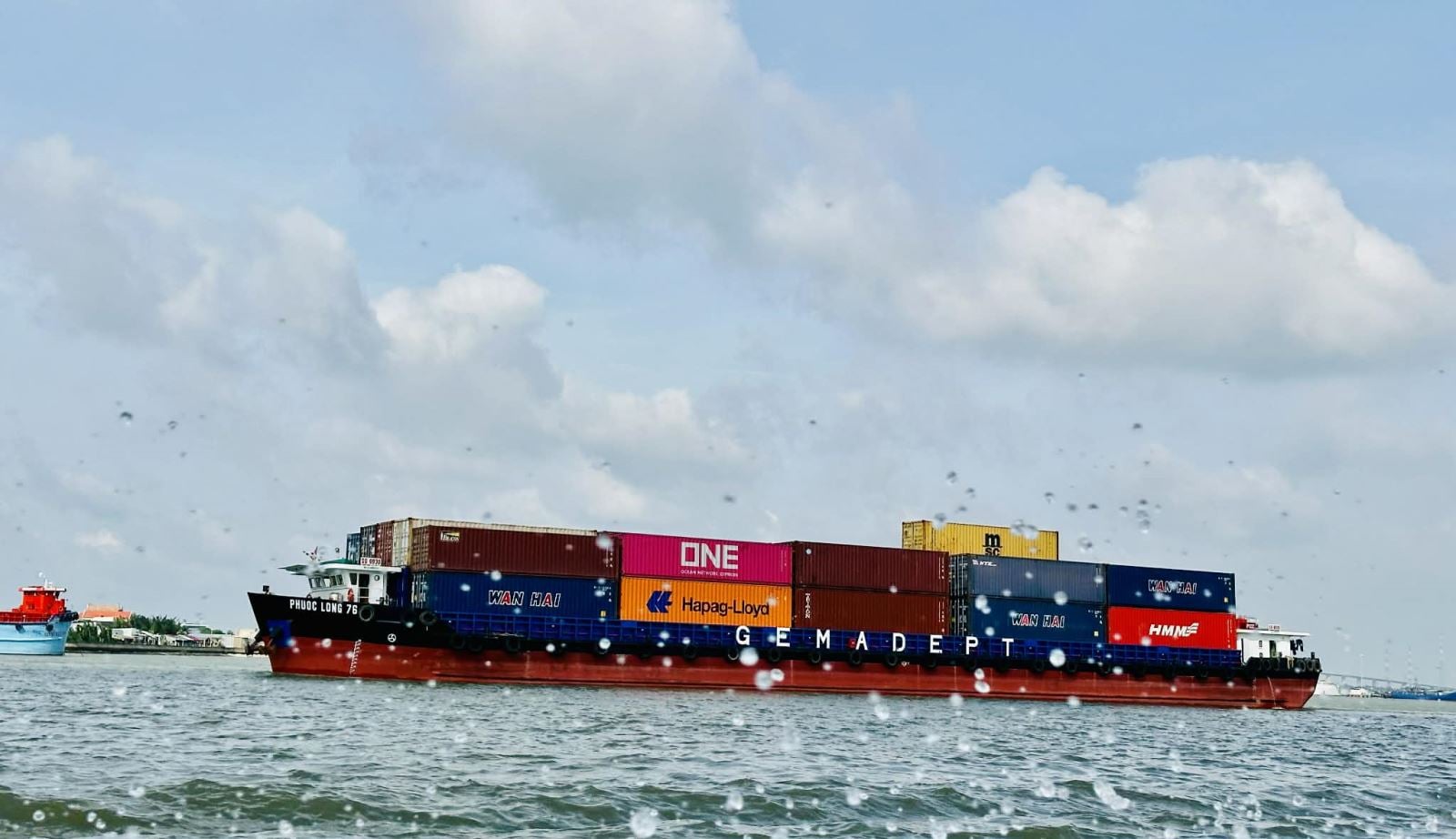 ছবির ক্যাপশন