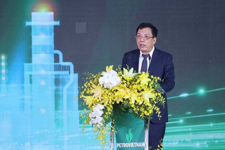 Perdana Menteri meresmikan pembangkit listrik LNG pertama Vietnam – sebuah proyek percontohan, yang patut dicontoh dalam banyak aspek - Foto 15. Thủ tướng khánh thành nhà máy điện LNG đầu tiên của Việt Nam – dự án kiểu mẫu, tiêu biểu về nhiều mặt- Ảnh 15.