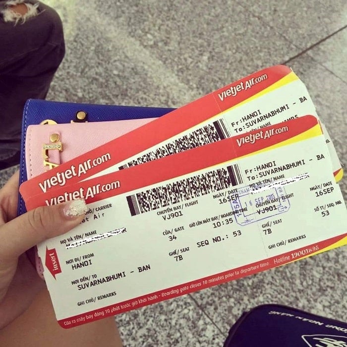 ប្តូរឈ្មោះនៅលើសំបុត្រយន្តហោះ។