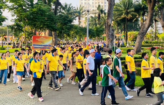 TPHCM: Phường Đức Nhuận tổ chức đi bộ, gây quỹ chăm lo cho người khó khăn - Ảnh 6.