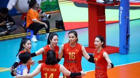 Med tre seire på rad går det vietnamesiske kvinnelige volleyballlaget videre til semifinalen i SEA Games 33.