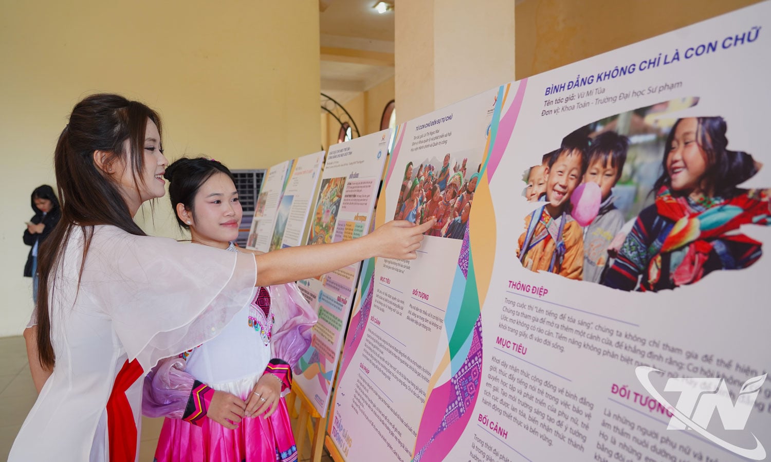 Utställningen ”Speak Up to Shine” är programmets höjdpunkt.