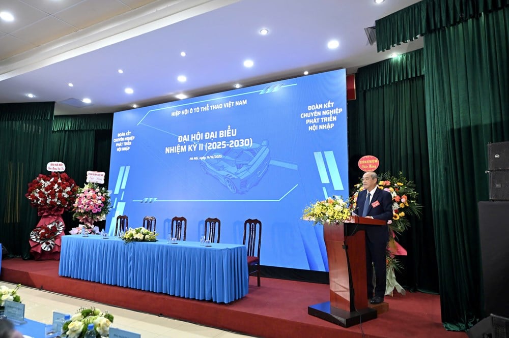 M. Vuong Bich Thang conserve son poste de président de la Fédération vietnamienne des sports mécaniques - photo 2