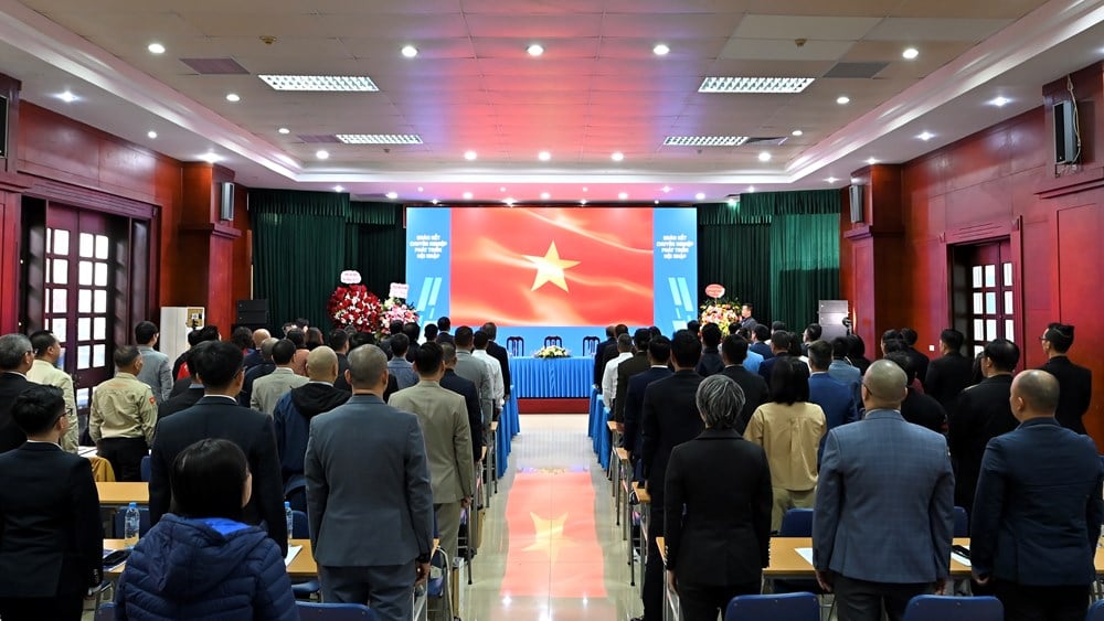 M. Vuong Bich Thang conserve son poste de président de la Fédération vietnamienne des sports mécaniques - photo 3