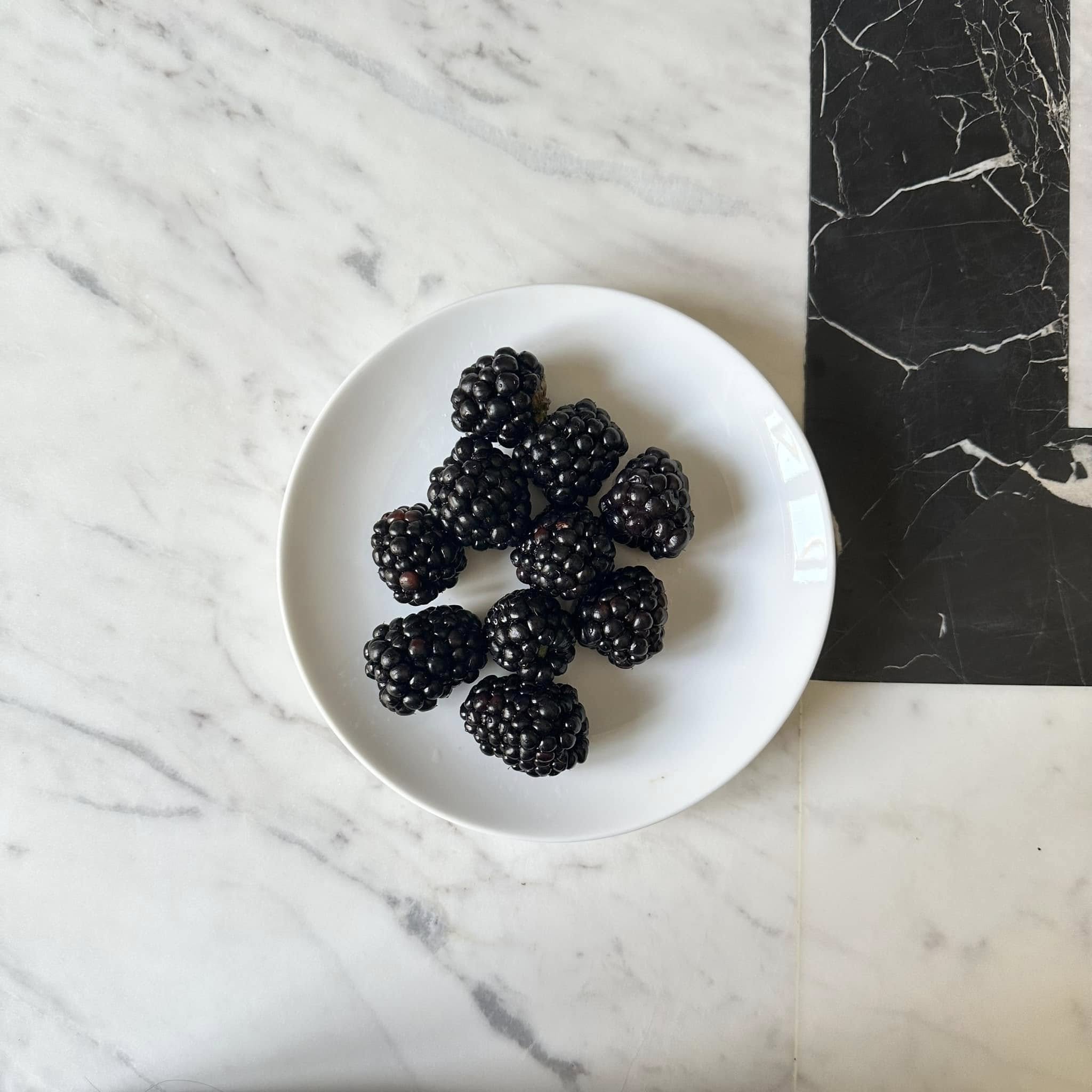 Bóc giá chiếc túi hàng hiệu của Linh Rin trong đám cưới con gái tỉ phú Johnathan Hạnh Nguyễn - Ảnh 14.