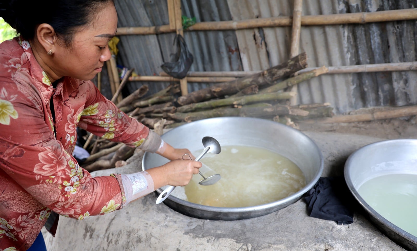 ລະດູການເຮັດນ້ຳຕານປາມຂອງຊາວຂະແມ.