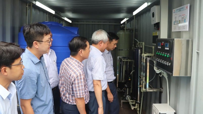 គណៈប្រតិភូមួយក្រុមមកពីក្រសួងវិទ្យាសាស្ត្រ និងបច្ចេកវិទ្យាបានត្រួតពិនិត្យប្រព័ន្ធចម្រោះទឹកនៅក្រុងវិញឡុង។