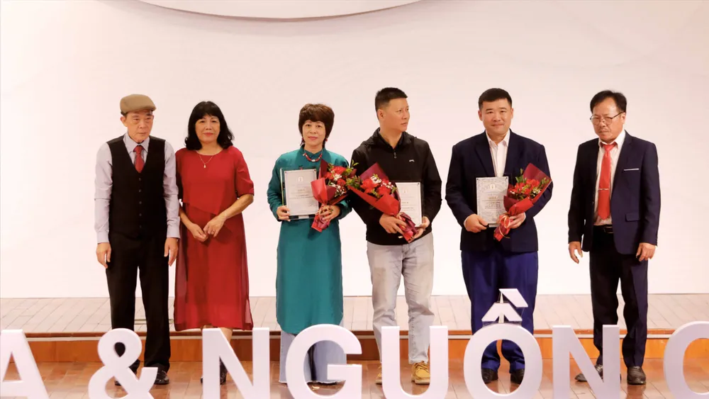 First prize was awarded to three authors with outstanding works.