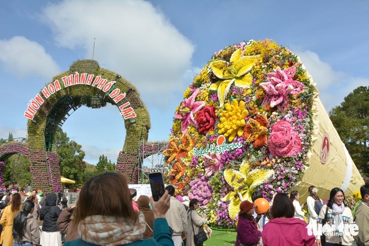 ດ່າລາດ - ຮູບທີ 1.