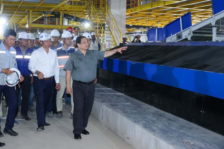 ນາຍົກລັດຖະມົນຕີ: ສະໜາມບິນລອງແທ່ງຈະຕ້ອນຮັບຖ້ຽວບິນທຳອິດຢ່າງເປັນທາງການໃນວັນທີ 19 ທັນວາ - ຮູບທີ 11. Thủ tướng: Sân bay Long Thành sẽ đón chuyến bay chính thức đầu tiên vào 19/12- Ảnh 11.