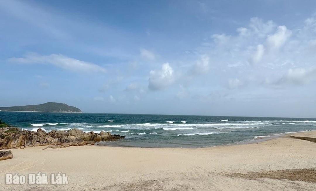 តំបន់ឆ្នេរសមុទ្រ ជាកន្លែងដែលគម្រោងទេសចរណ៍ និងរមណីយដ្ឋានកម្រិតខ្ពស់ គូឡាវម៉ៃញ៉ា កំពុងត្រូវបានអនុវត្ត។