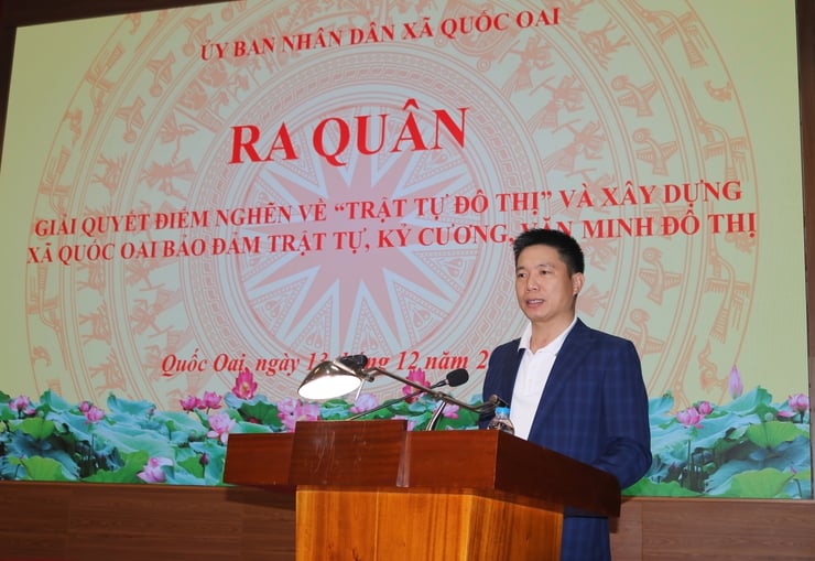 Quoc Oai mengerahkan pasukan untuk memastikan ketenteraman, disiplin dan kesopanan bandar - Foto 1. Quốc Oai ra quân bảo đảm trật tự, kỷ cương, văn minh đô thị- Ảnh 1.