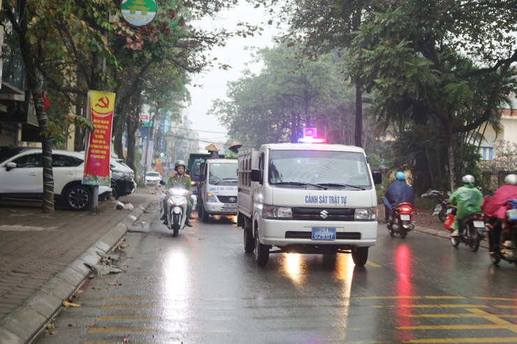 Quốc Oai ra quân bảo đảm trật tự, kỷ cương, văn minh đô thị- Ảnh 3.
