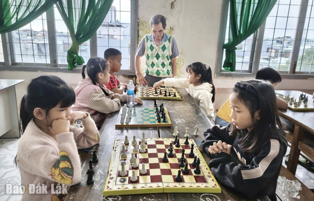 เด็ก ๆ เข้าร่วมการแข่งขันหมากรุก