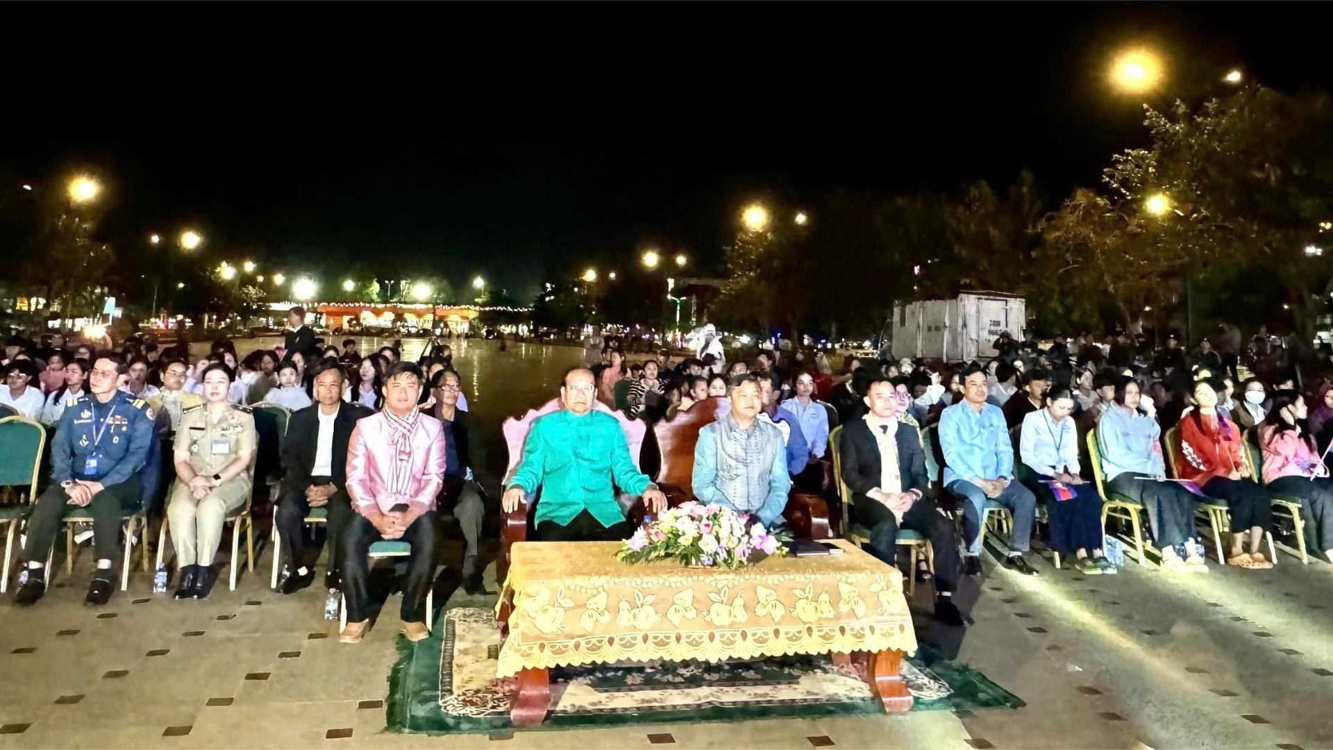 Výměnného programu se zúčastnili vedoucí představitelé provincie Mondulkiri a zástupci různých ministerstev a agentur provincie a města Senmonorom. 995-3761.jpg