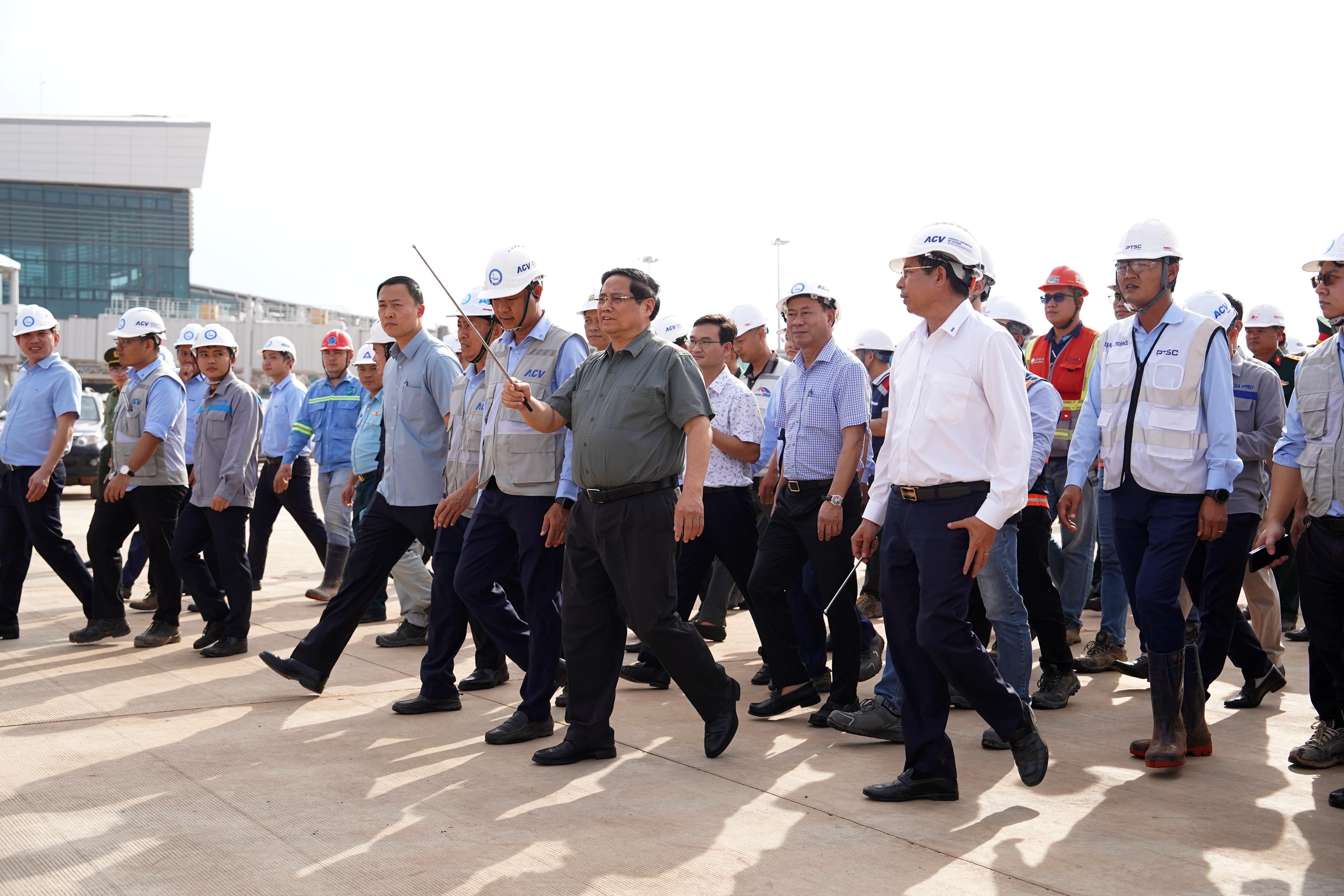 នាយករដ្ឋមន្ត្រី៖ អាកាសយានដ្ឋានឡុងថាញ់នឹងក្លាយជាមជ្ឈមណ្ឌលនៃការអភិវឌ្ឍសេដ្ឋកិច្ចអាកាសចរណ៍ - ១