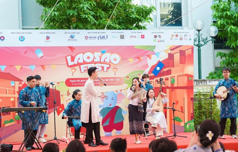The Vietnam-Laos Student Cultural Exchange Festival offers a vibrant atmosphere with a variety of engaging activities.