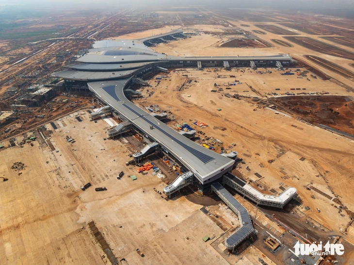 ឡុង ថាញ - រូបថតទី ៧។