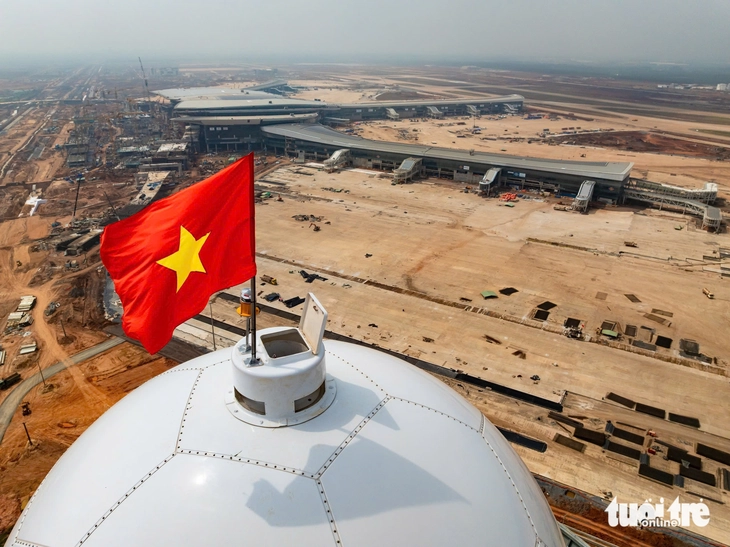 ឡុង ថាញ - រូបថតទី ១០។