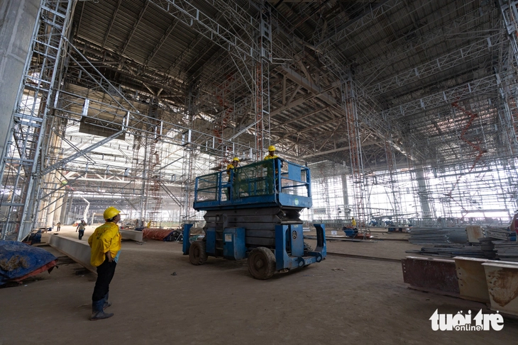 ឡុង ថាញ - រូបថតទី ១៤។