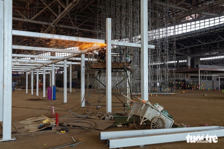 ឡុង ថាញ - រូបថតទី ១៥។