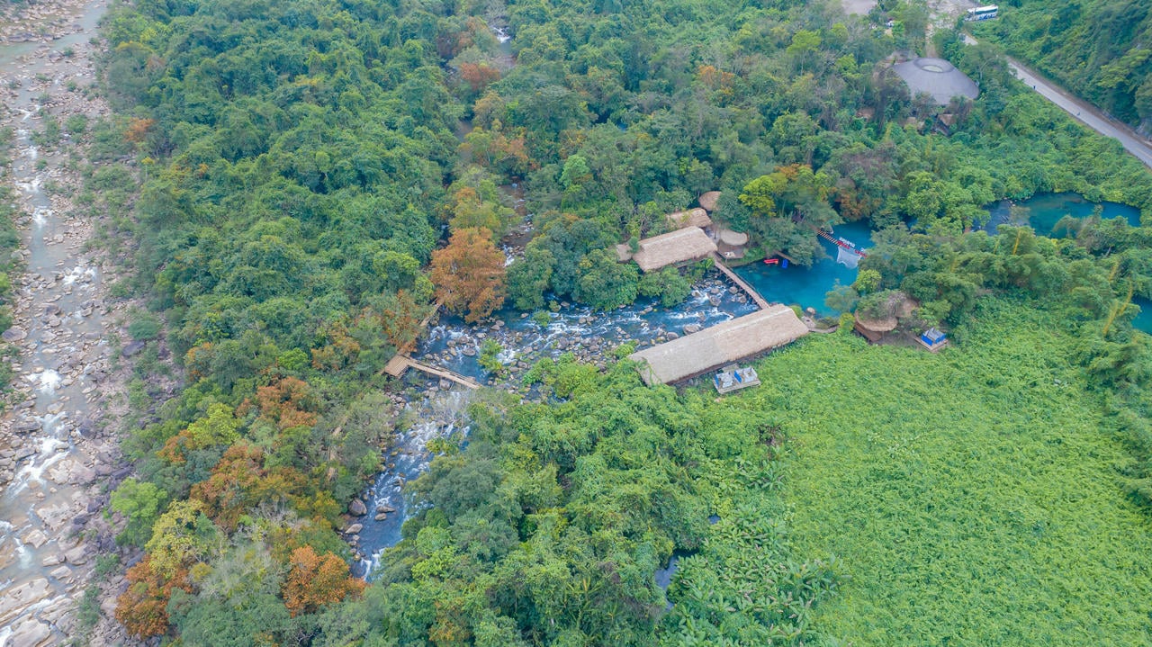 ការអភិវឌ្ឍទេសចរណ៍គួរតែត្រូវបានអនុវត្តតាមរបៀបដែលមានការអត់ធ្មត់ ដោយធានានូវការអភិរក្សធនធានព្រៃឈើ និងវប្បធម៌ជនជាតិដើមភាគតិចរយៈពេលវែង។