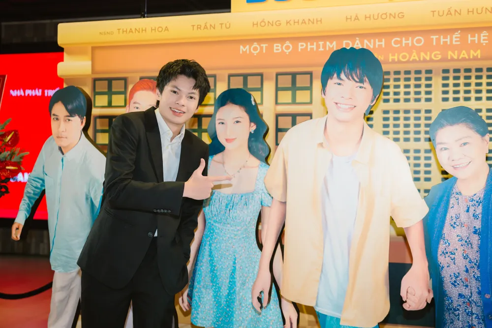 Diễn viên Trần Tú: Bố kỳ vọng nhưng muốn em trải nghiệm nhiều hơn