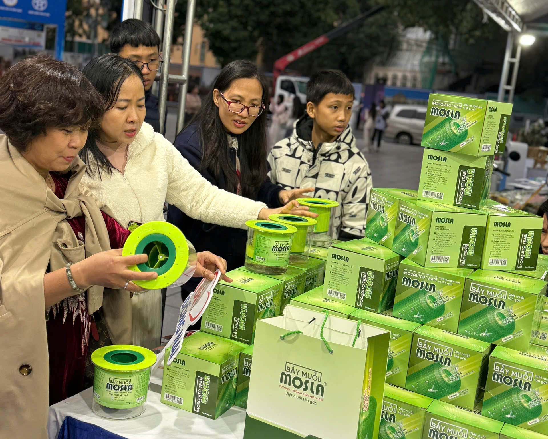 W tej strefie prezentowane są typowe produkty związane ze startupami i innowacjami w prowincji Dong Nai. Zdjęcie: Współpracownik.