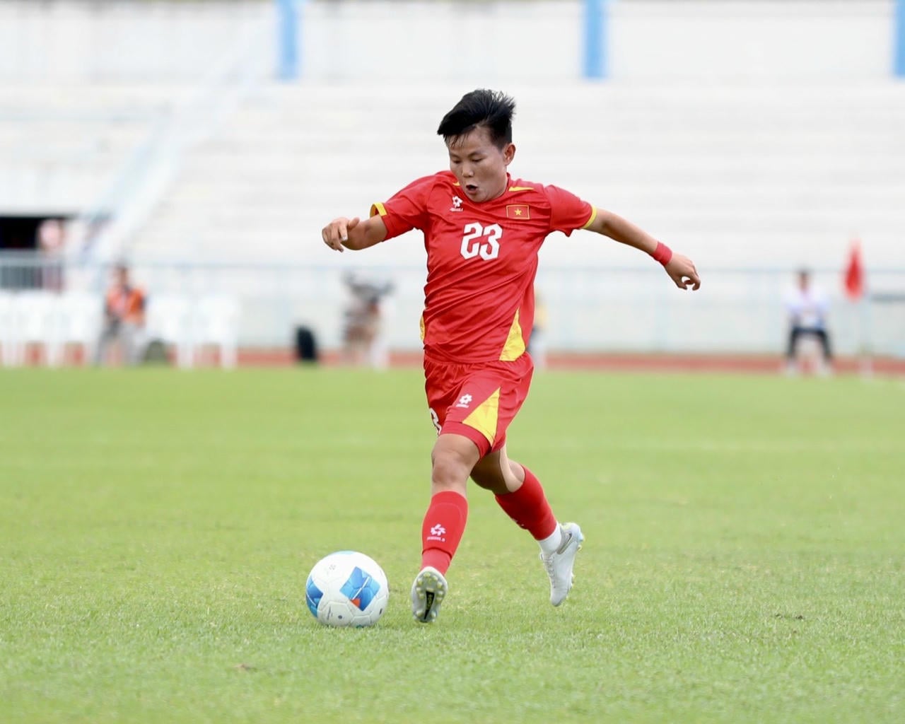 Bich Thuy scored the opening goal for the Vietnamese women's national team. Photo: T. Hai