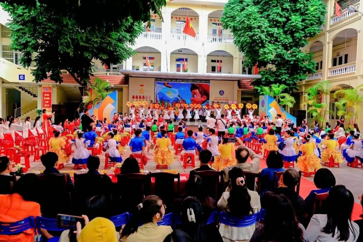 Trường Tiểu học Đinh Tiên Hoàng (Hải Phòng) đón nhận danh hiệu Label FrancÉducation: Mở cánh cửa mới cho học sinh trong thời đại mới Trường Tiểu học Đinh Tiên Hoàng (Hải Phòng) đón nhận danh hiệu Label FrancÉducation: Mở cánh cửa mới cho học sinh trong thời đại mới