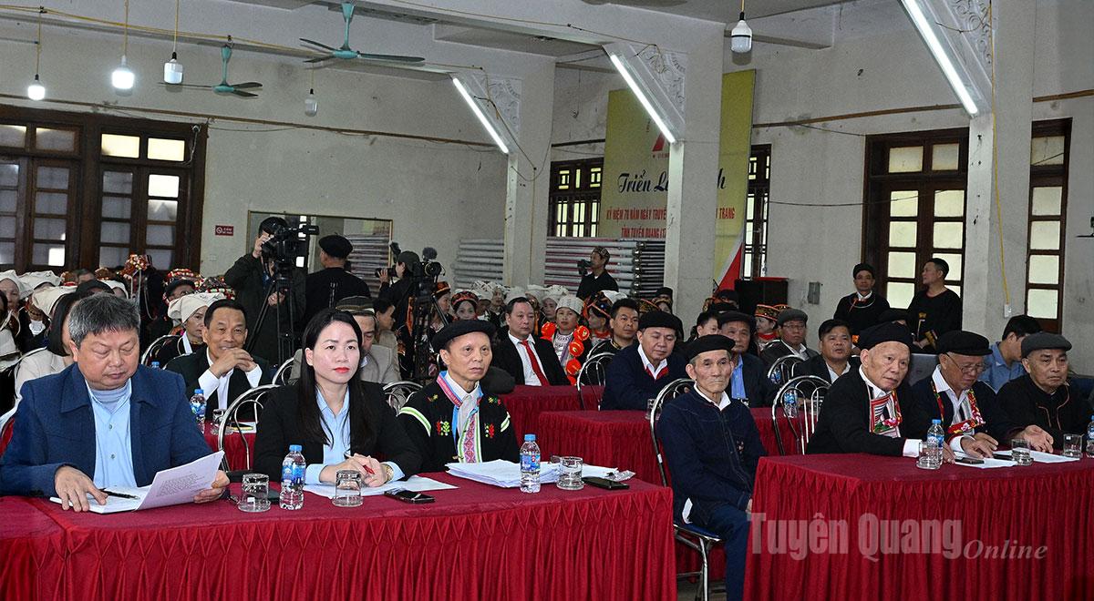 ប្រតិភូចូលរួមពិធីបិទ។