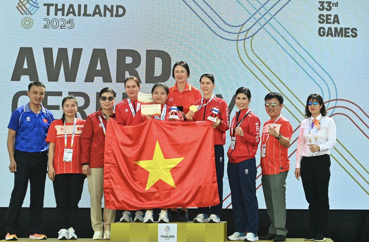 Vietnamský střelecký tým udělal silný dojem ziskem „dvojitých“ zlatých medailí a zároveň překonal dva rekordy her SEA. (Foto: Hai Long)