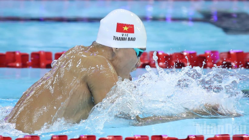 Pham Thanh Bao រត់លើផ្លូវពណ៌បៃតង។ (រូបថត៖ MINH HOANG)