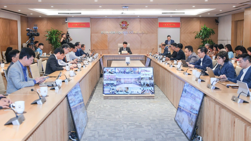 مروری بر مراسم افتتاحیه سامانه مدیریت وظایف علم و فناوری به صورت بلادرنگ.