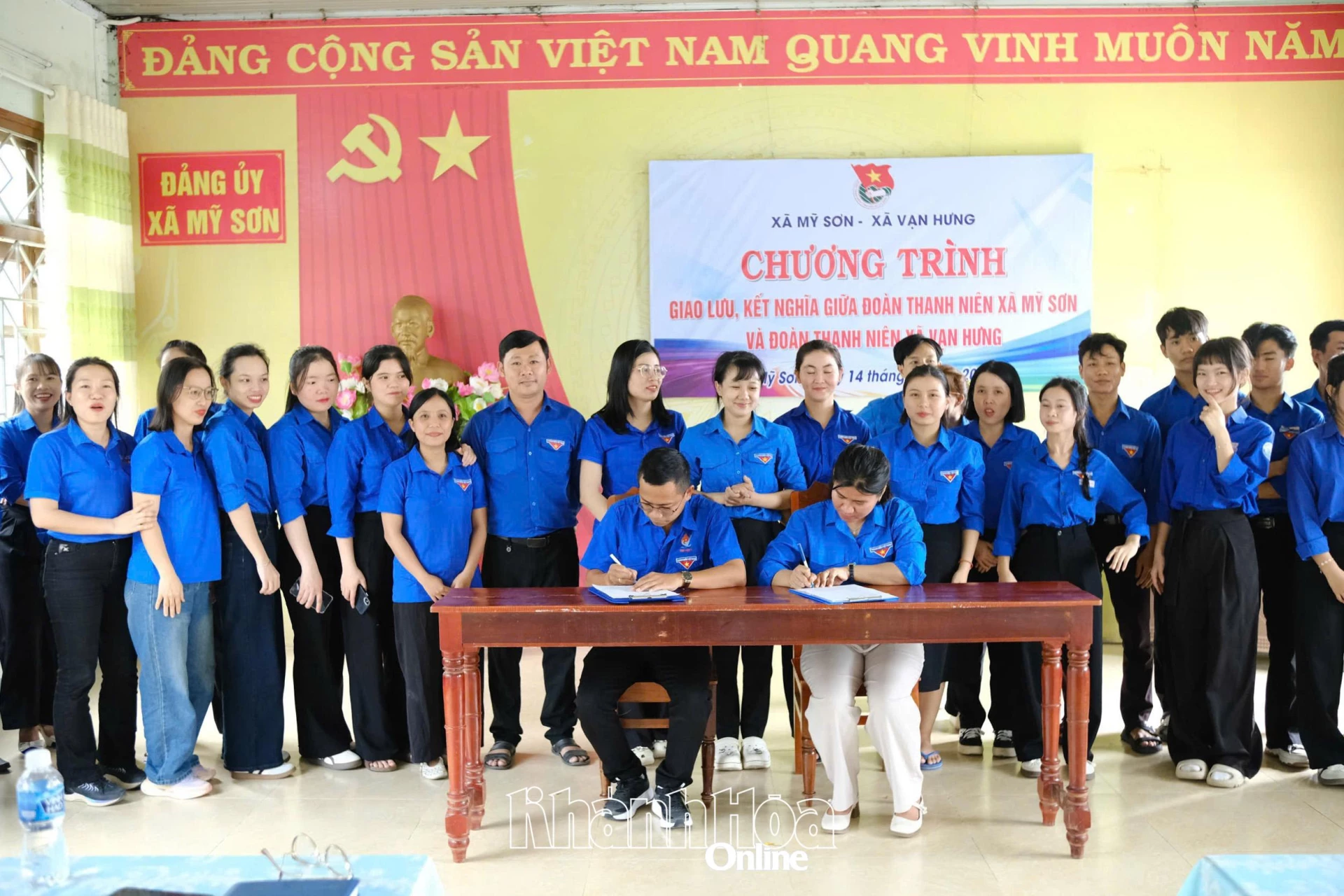 Signed a cooperation agreement with the Youth Union of My Son commune.