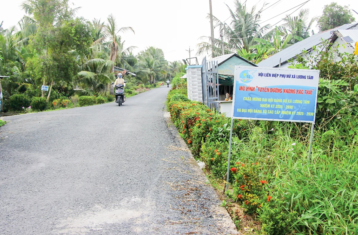 ស្ត្រីនៅឃុំលឿងតាម រួមចំណែកយ៉ាងសកម្មក្នុងការកសាងមាតុភូមិរបស់ពួកគេ។