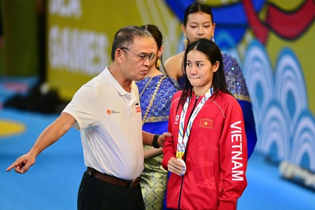 De kritiek op de jonge zwemmer My Tien kwam op een ongelegen moment en leidde tot kritiek op de leider van de zwemsportbond - Foto 1. Phê bình kình ngư trẻ Mỹ Tiên không đúng lúc, lãnh đạo Hiệp hội Thể thao dưới nước bị… phê bình- Ảnh 1.