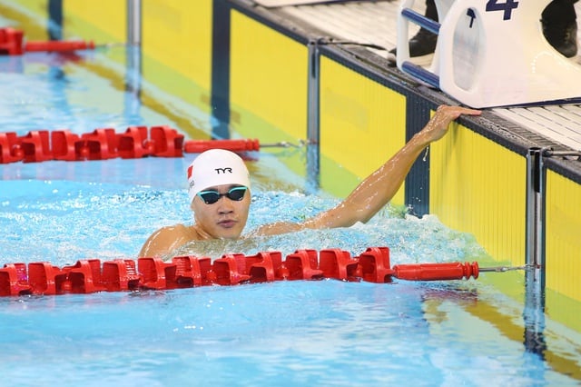 '개구리 왕자'라는 칭호에 걸맞은 탄 바오는 잘생긴 외모에 식스팩 복근을 자랑하며 여자친구에게 매우 다정하다 - 사진 3. Xứng danh 'Hoàng tử ếch': Thanh Bảo đẹp trai, 6 múi, lại còn cực thương người yêu- Ảnh 3.