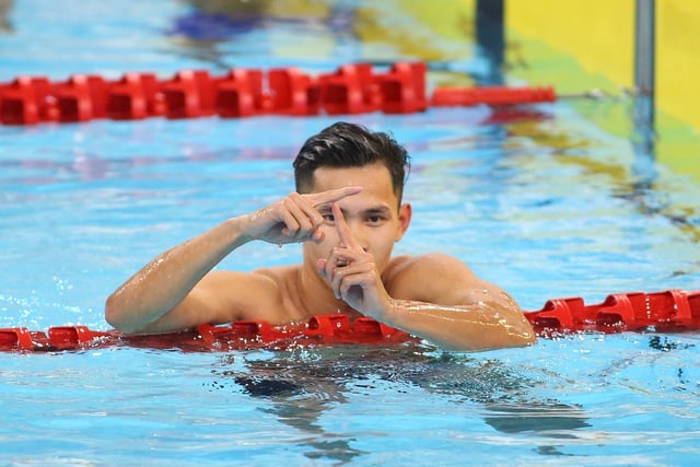 '개구리 왕자'라는 칭호에 걸맞은 탄 바오는 잘생긴 외모에 식스팩 복근을 자랑하며 여자친구에게 매우 다정하다 - 사진 4. Xứng danh 'Hoàng tử ếch': Thanh Bảo đẹp trai, 6 múi, lại còn cực thương người yêu- Ảnh 4.