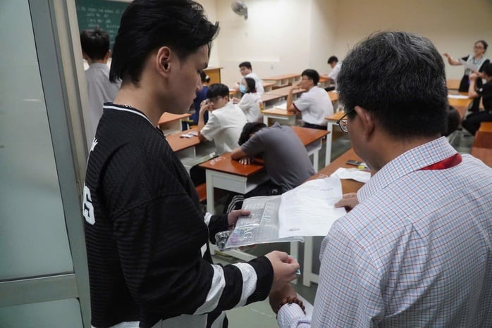 Xét tuyển vào ĐHQG TP HCM, không bắt buộc thi đánh giá năng lực - Ảnh 1.