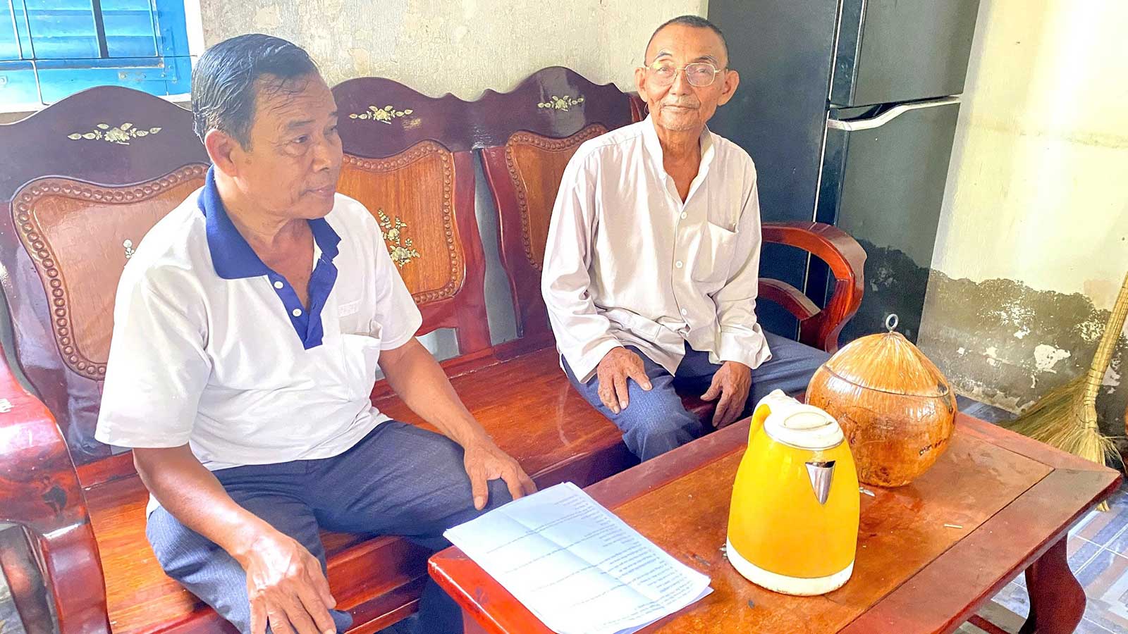 Köyleri ve mezraları birbirine bağlayan köprüler.