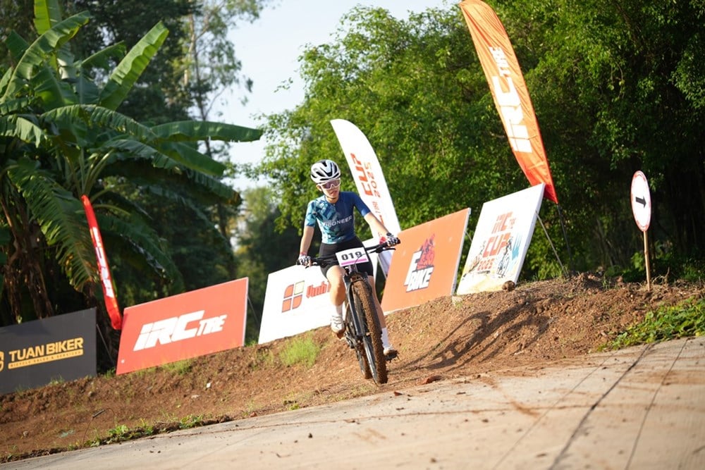 A dramatic race on the Son Tien road - photo 3