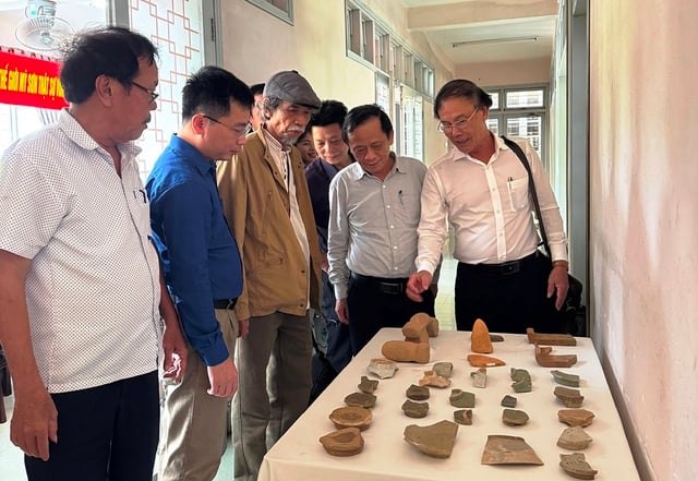 Tampilan unik dari 'jalan suci' yang menuju ke tempat suci My Son - Foto 3.