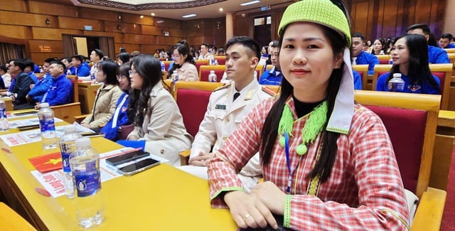 Beautiful, fragrant flowers bloom during the grand festival of Lang Son youth - Photo 4. Những bông hoa đẹp, đầy sắc hương trong ngày hội lớn của tuổi trẻ Lạng Sơn - Ảnh 4.