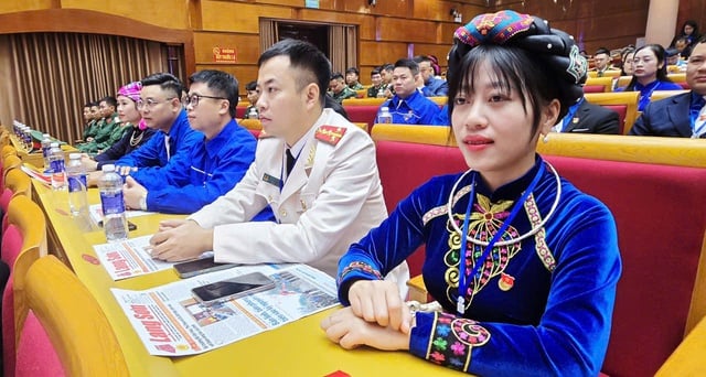 Beautiful, fragrant flowers bloom during the grand festival of Lang Son youth - Photo 5. Những bông hoa đẹp, đầy sắc hương trong ngày hội lớn của tuổi trẻ Lạng Sơn - Ảnh 5.