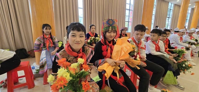 Beautiful, fragrant flowers bloom during the grand festival of Lang Son youth - Photo 7. Những bông hoa đẹp, đầy sắc hương trong ngày hội lớn của tuổi trẻ Lạng Sơn - Ảnh 7.