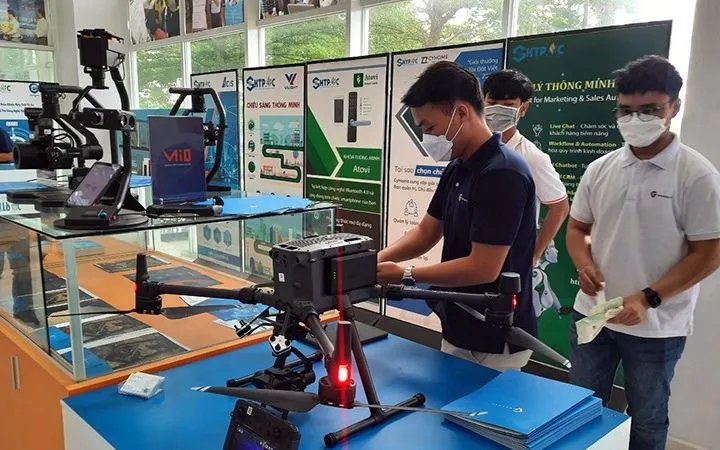 Va fi înființat un fond național de capital de risc pentru startup-uri inovatoare. Sẽ thành lập Quỹ đầu tư mạo hiểm quốc gia cho khởi nghiệp sáng tạo