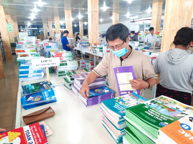 Att skapa en nationell uppsättning läroböcker: Kräver en process av sách giáo khoa - Ảnh 1.