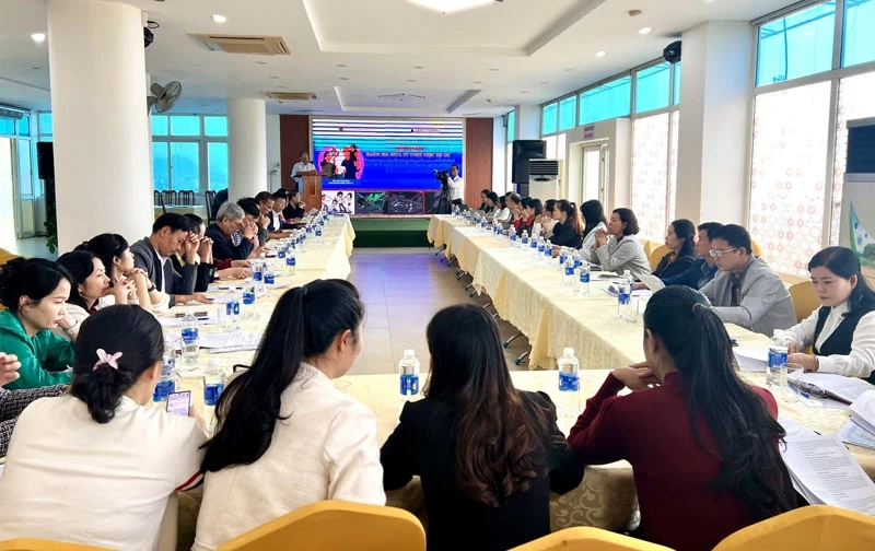 ពង្រឹងសមត្ថភាពសហគមន៍ក្នុងការការពារកុមារ។