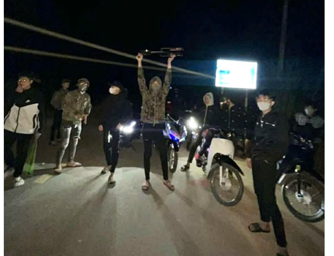 រូបភាពទាំងនោះត្រូវបានកាត់ចេញពីវីដេអូដែលប្រធានបទបានបង្ហោះនៅលើបណ្តាញសង្គម។